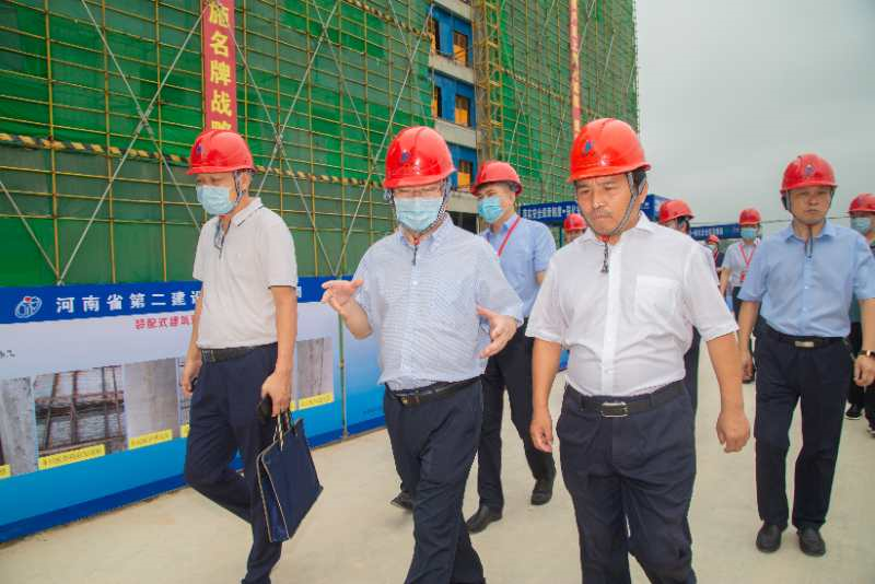 全省建筑業(yè)轉(zhuǎn)型發(fā)展現(xiàn)場會(huì)在新鄉(xiāng)召開-2-20230902093137